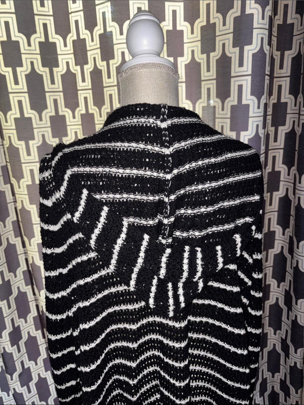 GAP Black and White Open-Front Knit Cardigan - Picture 4 of 5